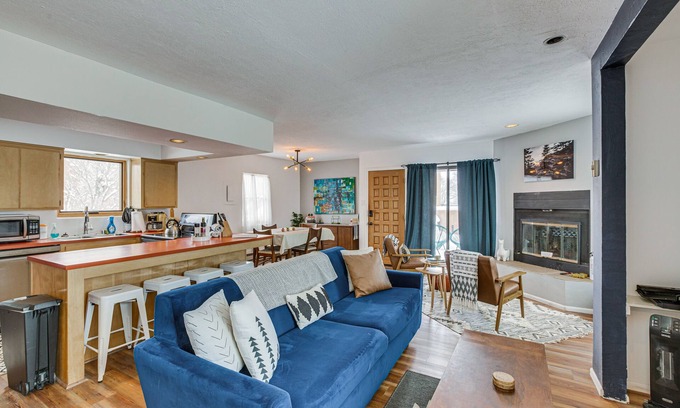 El Prado Condominio | All-Season El Prado Condo Near Skiing & Hiking!