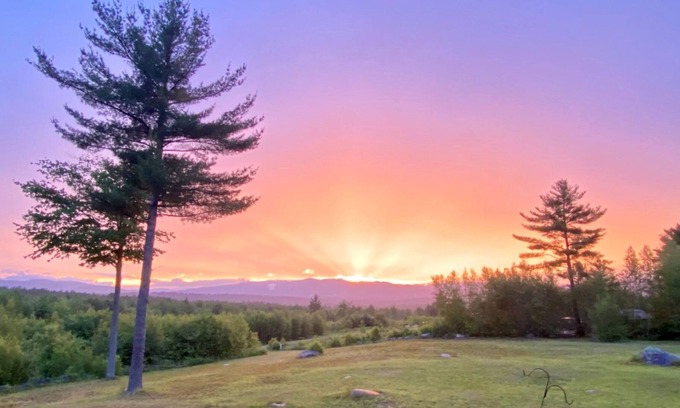 Greenwood Casa | All-season escape with mountain views, deck & firepit - near Mt. Abrams