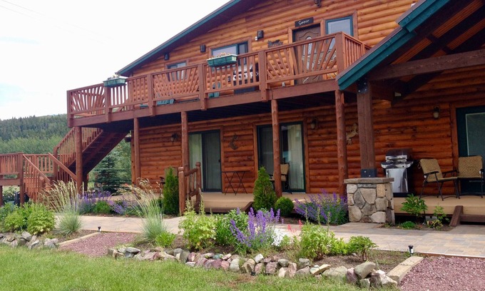 East Glacier Park Condominio | Escapada de vacaciones en todas las estaciones con impresionantes vistas!