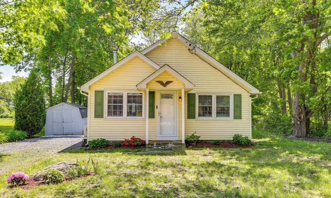 Highland Lakes Cabina | All-Season Vernon Township Lake House Retreat!