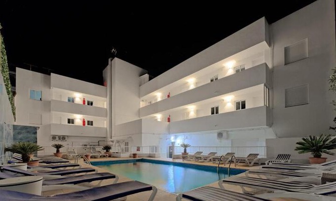 Sant Antoni de Portmany Hotel | All Suite Ibiza Aparthotel
