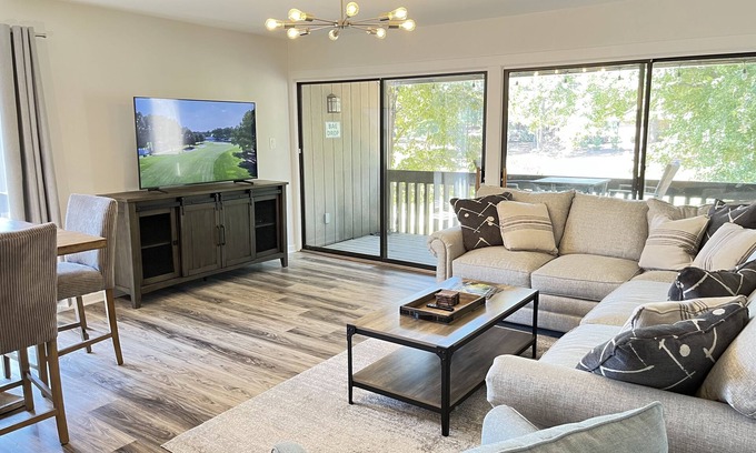 Pinehurst Condominio | All Teed Up ... Walk to Pinehurst Resort Clubhouse!