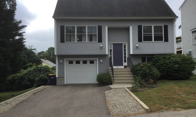 Bonnet Shores Casa | Allagash Summer House, Walk to Kelly Beach