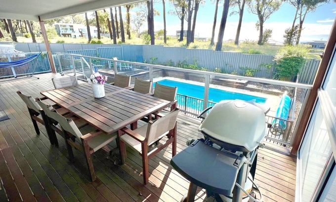 Tura Beach Cabina | Allawah in Mirador Pool