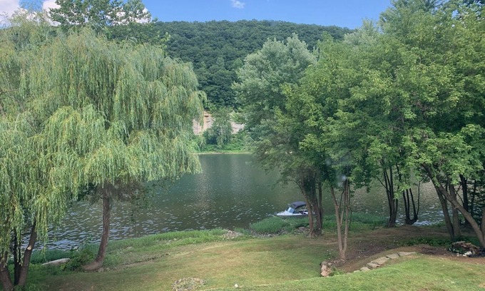 Franklin Casa | Allegheny River Retreat-Spectacular river views!