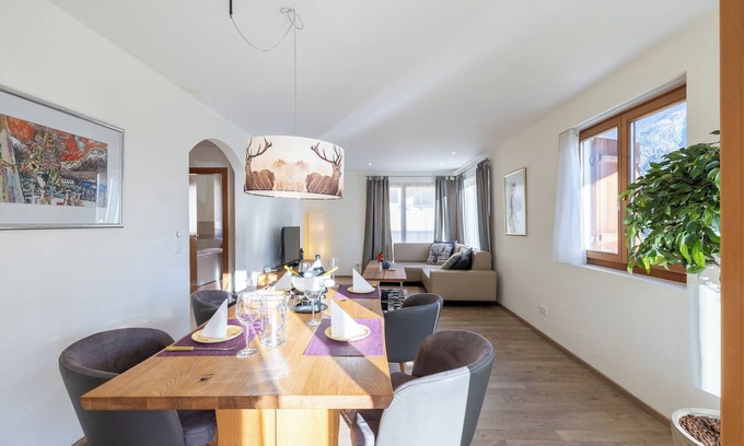 Engadin Scoul Apartamento | 18 valoraciones sobre "e-domizil": 4. 74 de un máximo de 5. 0 puntos