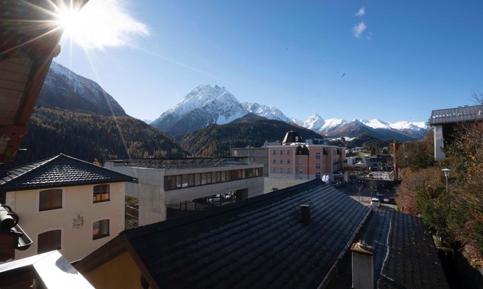 Engadin Scoul Apartamento | 4 evaluaciones en "e-domizil": 4. 75 de un máximo de 5. 0 puntos