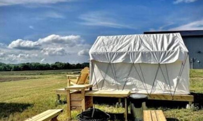 Spring Hill Alquiler De RV | Allenbrooke Farms Glamping Tent 2