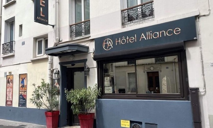 Quartier des Grandes-Carrieres Hotel | ALLIANCE HOTEL PARIS
