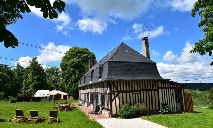 Asnieres Cabaña | Alluring Cottage in Asnières with Terrace