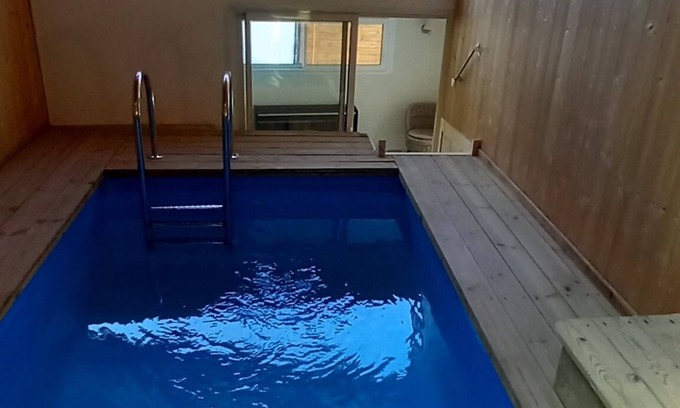 Roche-Saint-Secret Cama Y Desayuno | Alma Bella -Parent suite with private indoor heated pool