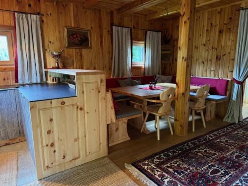 Feld am See Casa | Almhütte Chalet für 6 Personen in der Feldpann-Alm