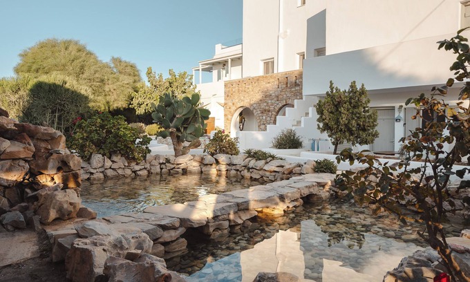 Plaka Hotel | Almiriki Naxos Beachside Living