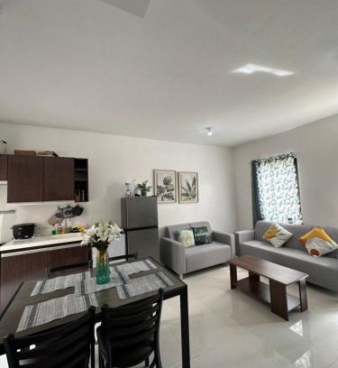 Talisay Apartamento | Almond drive 2BR Townhouse Near SRP Nustar Talisay