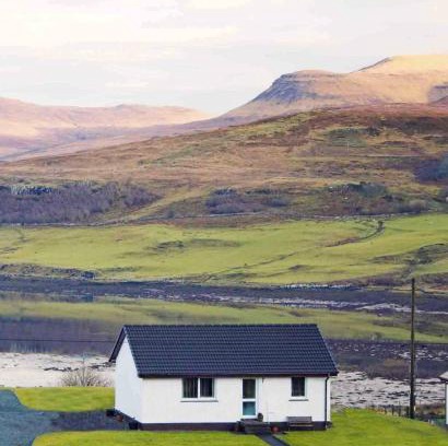 Suladale Casa | Almondbank Cottage - 2 Bedrooms, 8 miles from Portree