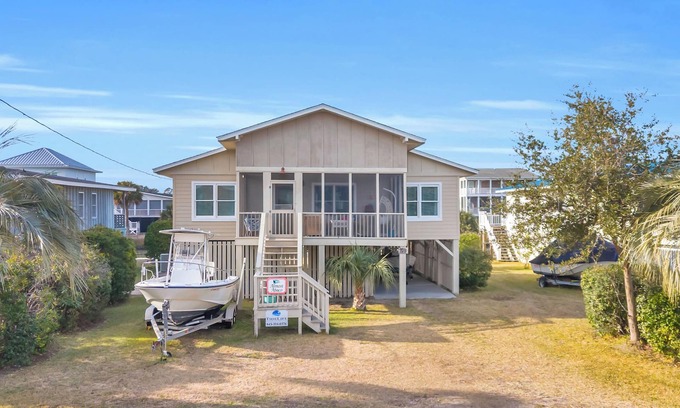 Litchfield by the Sea Casa | Almost Abaco Creekfront home on canal of South Litchfield
