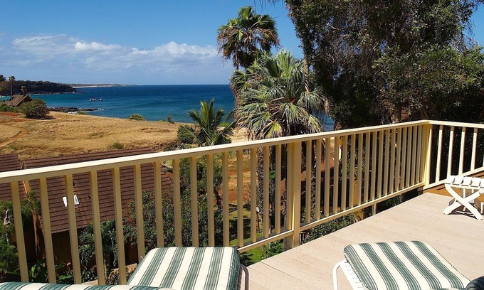 Maunaloa Condominio | CASI FRENTE AL MAR ...... Deluxe Renovado Amplia Vista al Mar
