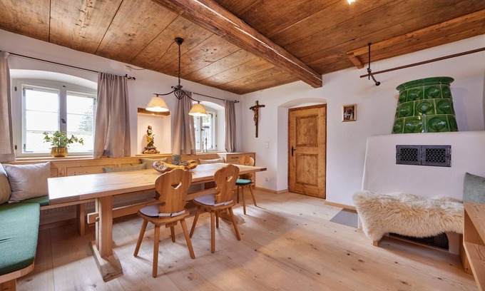Muhldorfl Apartamento | Almrausch - Modern holiday flat in historic farmhouse