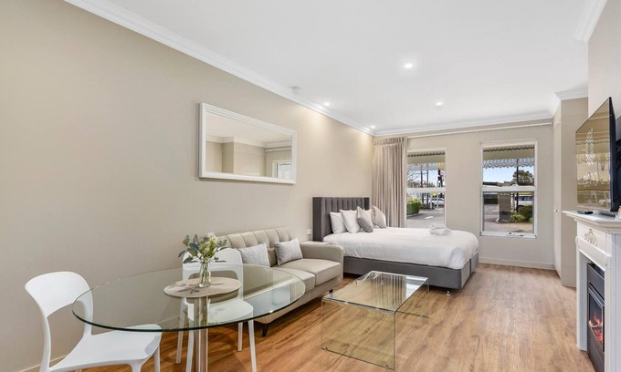Naracoorte Casa | Aloha Central Luxury Accommodation