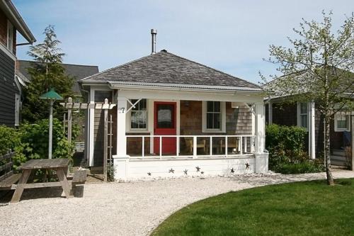 Seabrook Casa | Aloha Cottage at Seabrook Hospitality