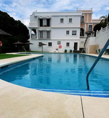 Marbella Apartamento | Aloha Pueblo, Garden , Rooftop View Marbella 3-Storey Townhouse