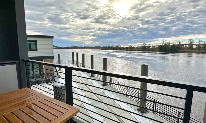 Wilmington Historic District Apartamento | Aloha @ The Cove Riverwalk Villas
