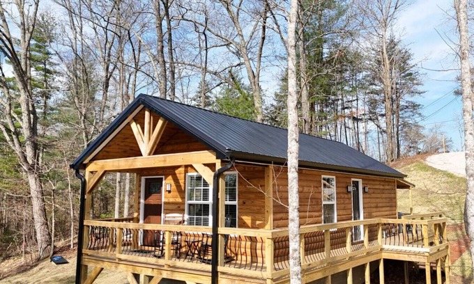 Campton Apartamento | Alone At Last - New LUX Tiny Cabin - WiFi - Hot Tub