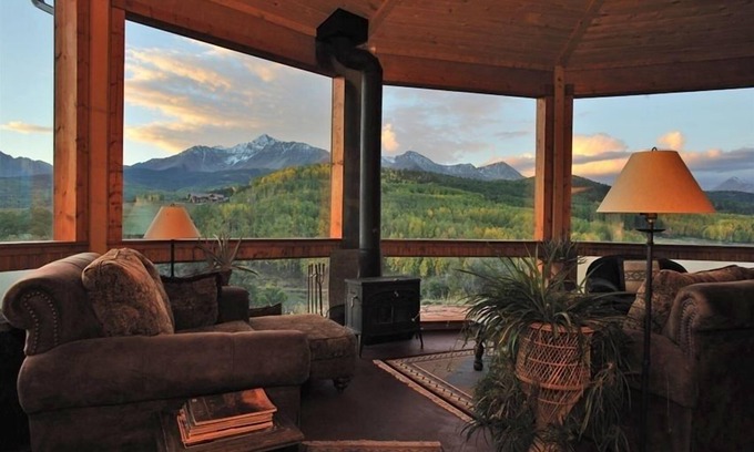 Placerville Casa | Rancho Alpenglow, Telluride: 2 dormitorios / vistas panorámicas / 12 acres / estanque