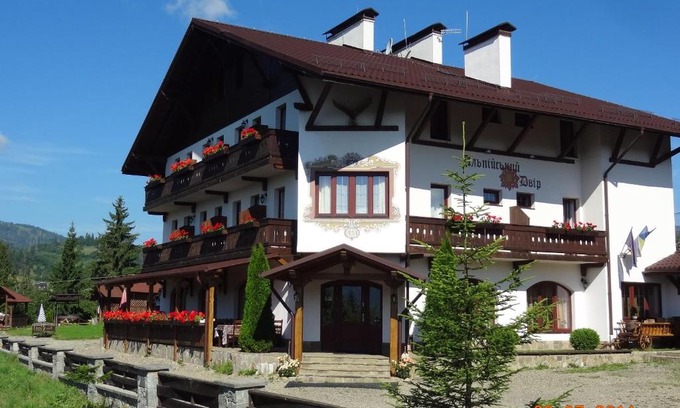 Slavske Hotel | Alpenhof Pansion
