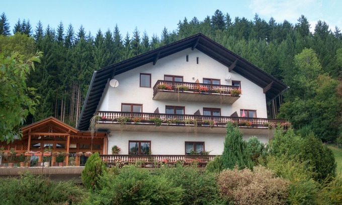Ratten Apartamento | Alpenpension Weltsprachen da la bienvenida a todos los idiomas del mundo.