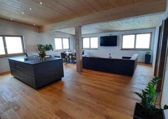 Schroecken Apartamento | Alpha Apartment