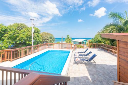 Antoneys Cay Apartamento | Alpha's Place - Unit 3C