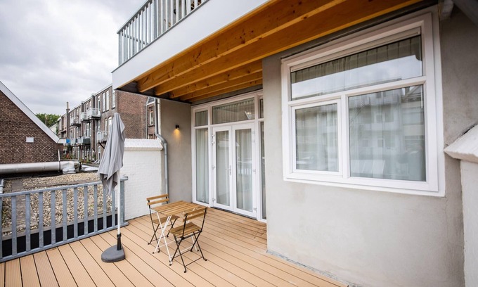 Delfshaven Apartamento | Cheerfully 1 Bed Serviced Apartment 52m2 -NB306C-