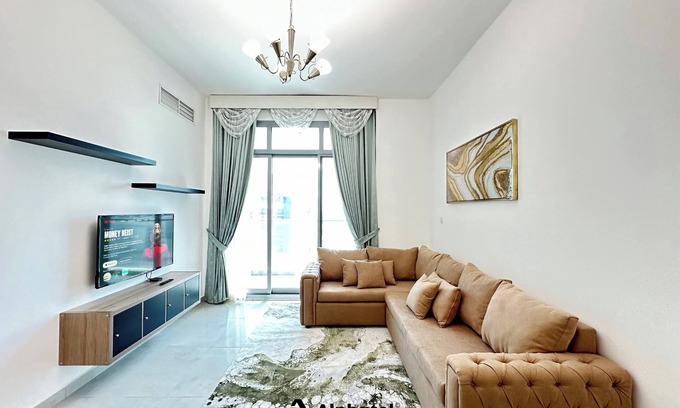 Trade Center Cabina | Alphatel Hostel - Dubai World Trade Centre