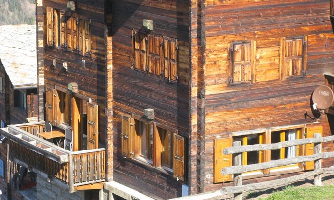 Gasenried Apartamento | Alpia 26 - Zwei Zimmerwohnung in traditionellem Walliser Haus