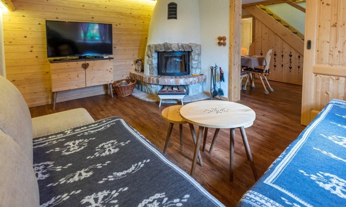 Ukanc Apartamento | ALPIK Chalets - Bohinj - A5 - Duplex Three-Bedroom App - Balcony - Fireplace