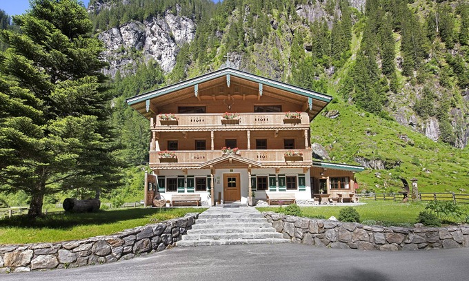 Mayrhofen Chalet De Esquí | Chalet alpino Lacknerbrunn hasta 21 personas con vistas a la montaña