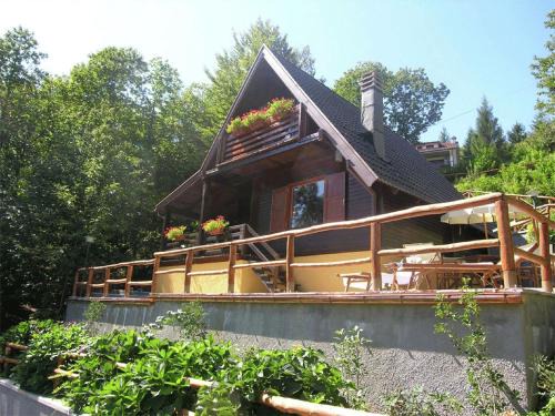 Cutigliano Chalet De Esquí | Alpine Getaway in Tuscany