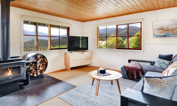 Merrijig Casa | Alpine Sadler Retreat