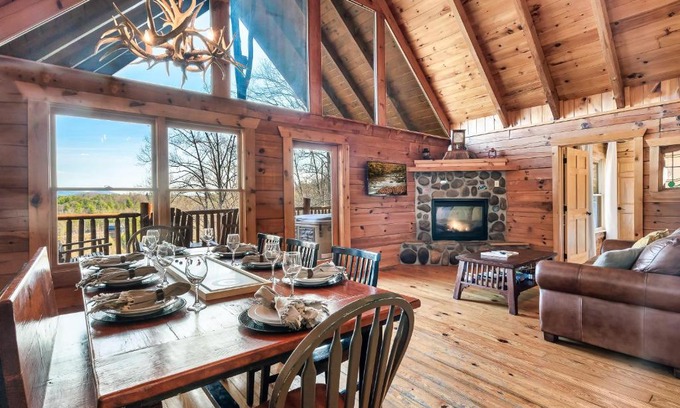 Sevierville Casa | Alpine Splendor Family Game Room Views Hot Tub