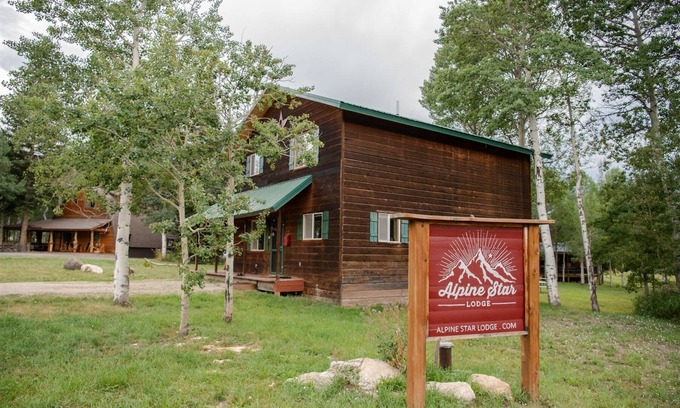 Lazy Acres Casa | Alpine Star Lodge - Roam Property Management