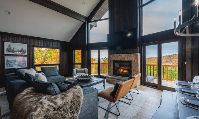McGaheysville Casa | Alpine Vista- One of the best views- Brand New Renovations -3 King Beds!