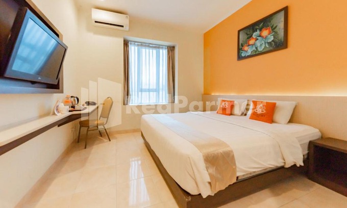 Cicaheum Hotel | Alqueby Hotel near Kiara Artha Park & Trans Studio Mall Mitra RedDoorz