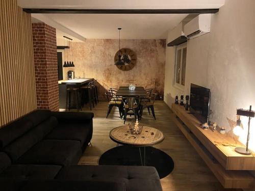Neuve-Eglise Casa | Als AS DE COEUR La maison aux mille et un coeurs