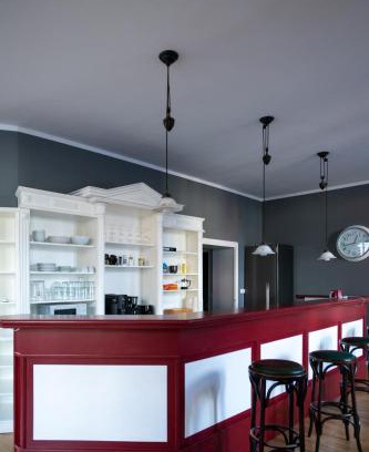 Weissensee Apartamento | Alt-Berliner Eckkneipe - "Feuchte Ecke"