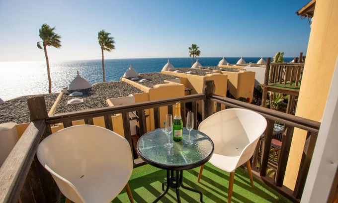 Playa del Aguila Casa | Altamar 52 with terrace & pool By CanariasGetaway