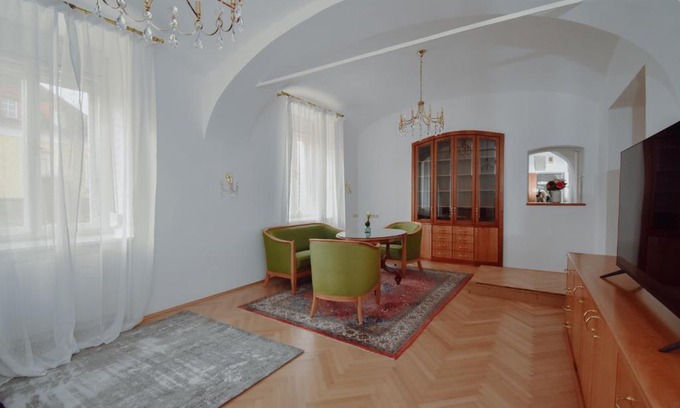 Feldbach Apartamento | Altbauwohnung in städtischer Ruhelage