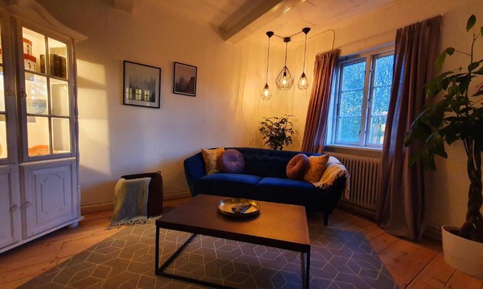 Nykobing Falster Apartamento | Alter Priesterhof - Idyllische Ferienhausvermietung