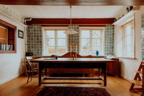 Wewelsfleth Apartamento | Altes Fährhaus - Ferienwohnung Unnern, 170 qm