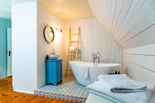 Wewelsfleth Apartamento | Altes Fährhaus - Ferienwohnung Boven, 220 qm